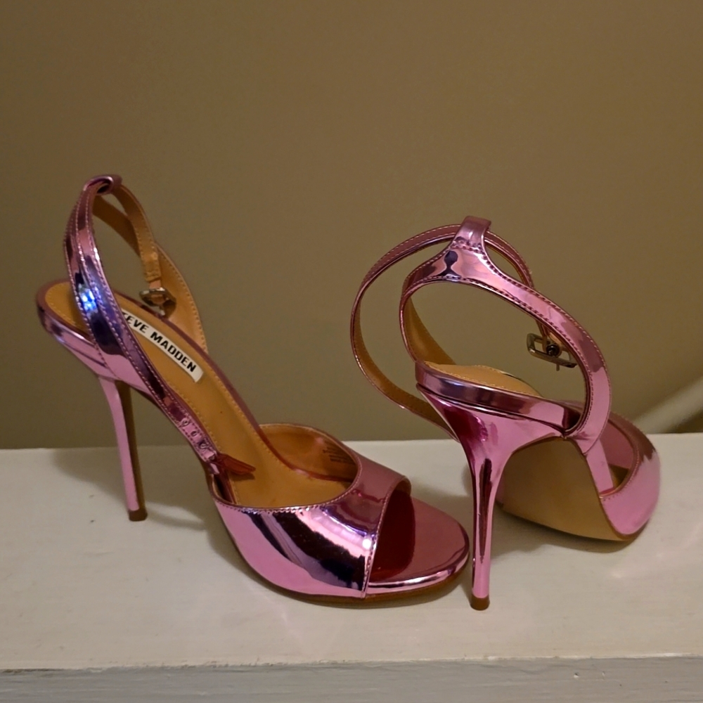 Steve Madden heels. 7.5. Patent Metallicatent Pink.